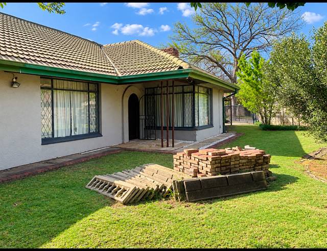 3 BEDROOM FREEHOLD FOR SALE IN VANDERBIJLPARK SW 1